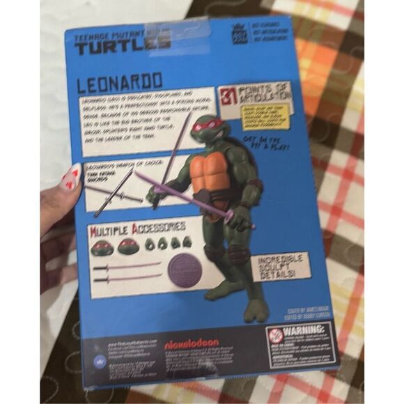 Teenage Mutant Ninja Turtles BST AXN Leonardo Comic Book Action Figure - Picture 3 of 3